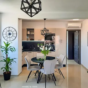  Apartman Enjoy - New With Terrace And Free Parking Garage