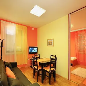 Varnica Apartamento Split