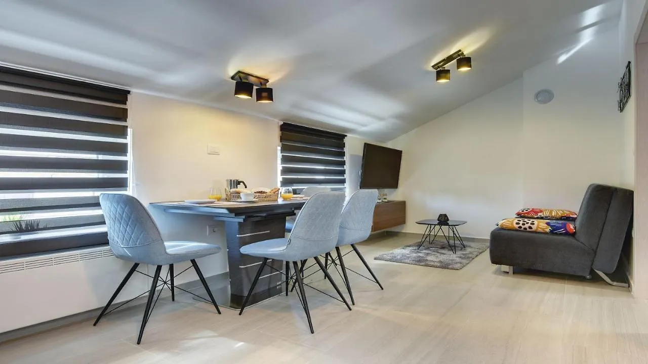 Exclusive Pula City Apartments 0*,  Croacia